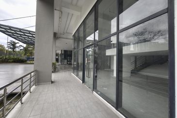 Q Avenue, Queensville