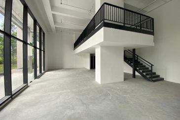 Q Avenue, Queensville