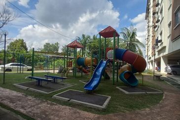 Pangsapuri Suria Subang