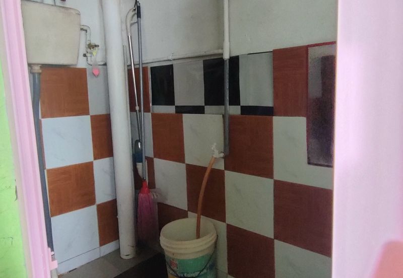 WELL MAINTAINED Flat Jalan Pandan Indah 5/20 For Sale