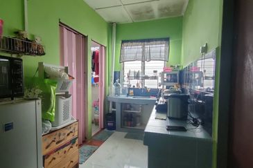 WELL MAINTAINED Flat Jalan Pandan Indah 5/20 For Sale