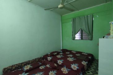 WELL MAINTAINED Flat Jalan Pandan Indah 5/20 For Sale