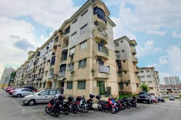 Pangsapuri Cemara, Taman Pinggiran Putra