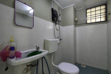 Pangsapuri Cemara, Taman Pinggiran Putra