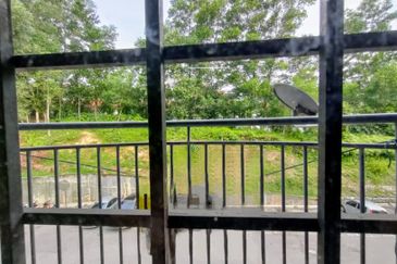 Pangsapuri Cemara, Taman Pinggiran Putra