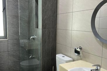 Aura Residence @ Precint 8