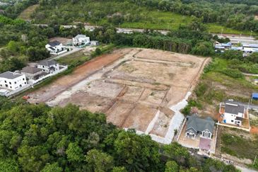 Tanah Lot Banglo Kg Limau Manis, Desa Pinggiran Putrajaya
