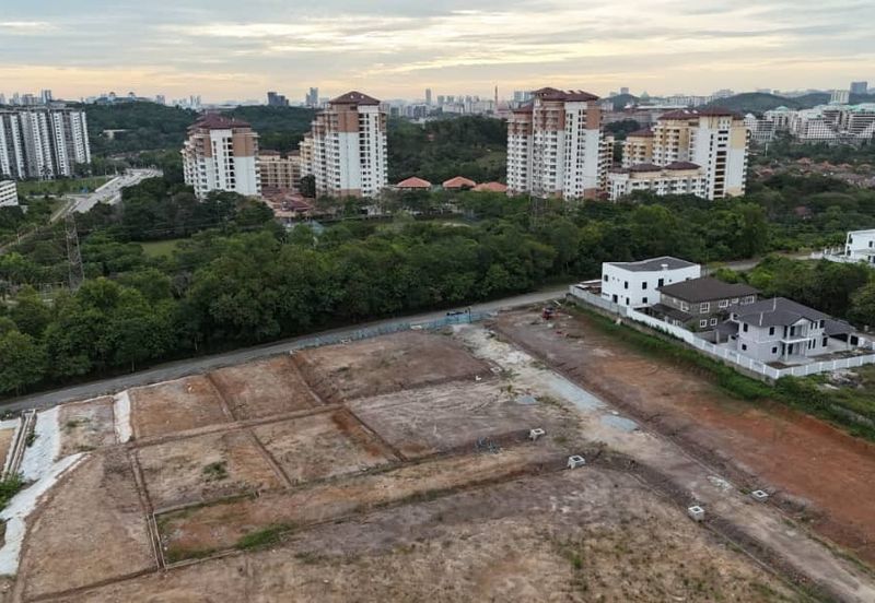 Tanah Lot Banglo Kg Limau Manis, Desa Pinggiran Putrajaya