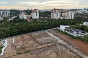 Tanah Lot Banglo Kg Limau Manis, Desa Pinggiran Putrajaya