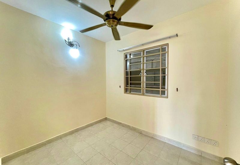 Yakin Land: Apartments at Jalan Dutamas Raya