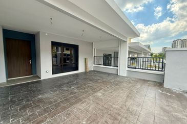 Bandar Tun Hussein Onn