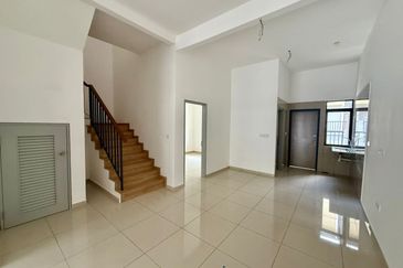 Bandar Tun Hussein Onn