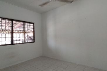 Seksyen 2 Bandar Bukit Mahkota