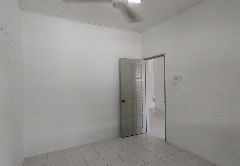 Seksyen 2 Bandar Bukit Mahkota