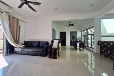 Huge, Renovated and Private