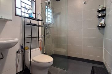 Huge, Renovated and Private