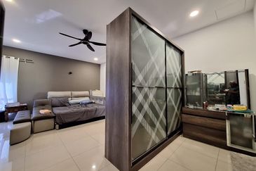 Huge, Renovated and Private