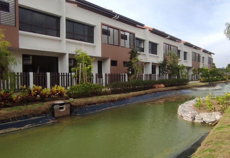 Setia Warisan Tropika (Belladonna)