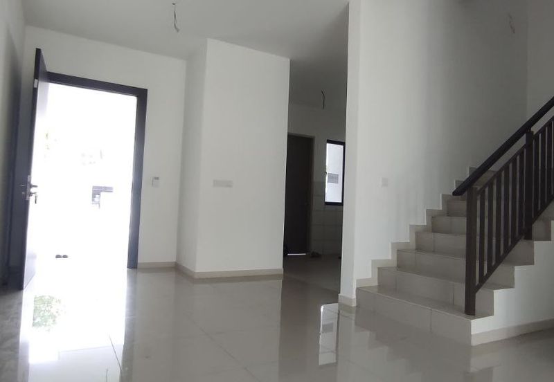 Setia Warisan Tropika (Belladonna)