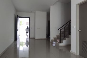 Setia Warisan Tropika (Belladonna)