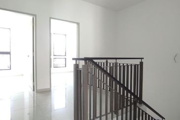 Setia Warisan Tropika (Belladonna)