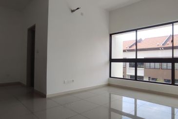 Setia Warisan Tropika (Belladonna)