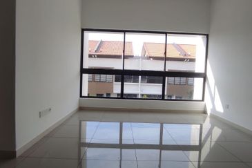 Setia Warisan Tropika (Belladonna)