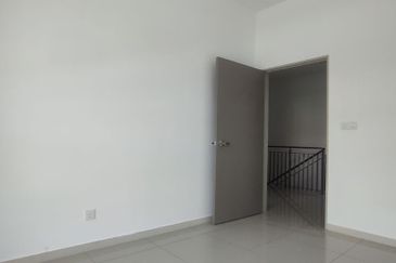 Setia Warisan Tropika (Belladonna)