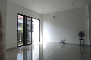 Setia Warisan Tropika (Belladonna)