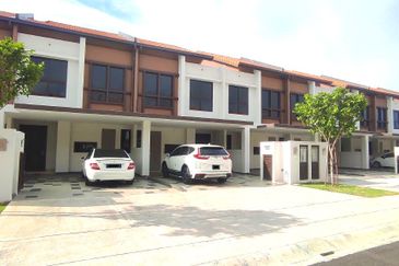 Setia Warisan Tropika (Belladonna)