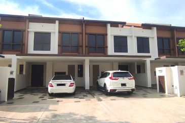 Setia Warisan Tropika (Belladonna)