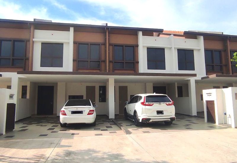 Setia Warisan Tropika (Belladonna)