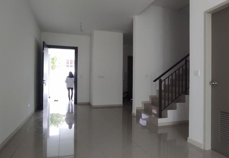 Setia Warisan Tropika (Belladonna)