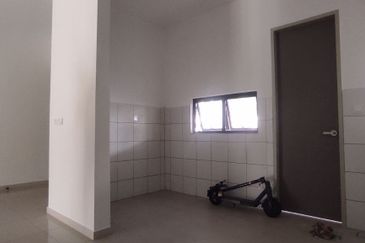 Setia Warisan Tropika (Belladonna)