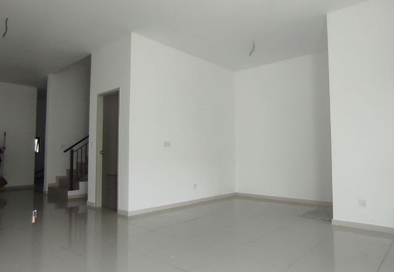 Setia Warisan Tropika (Belladonna)