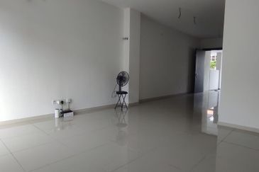 Setia Warisan Tropika (Belladonna)