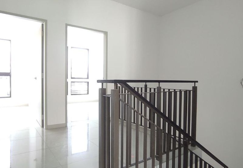 Setia Warisan Tropika (Belladonna)