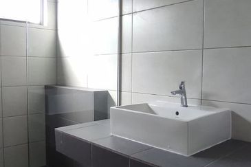 Setia Warisan Tropika (Belladonna)