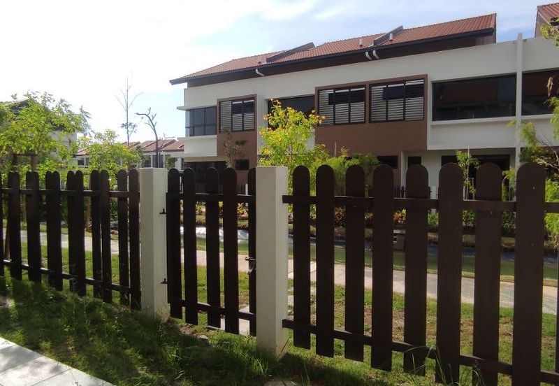 Setia Warisan Tropika (Belladonna)