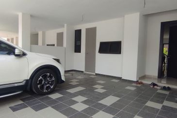 Setia Warisan Tropika (Belladonna)