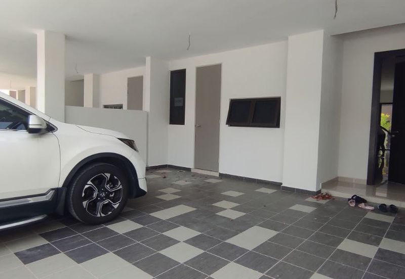 Setia Warisan Tropika (Belladonna)