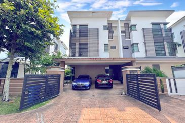 Jelutong Heights