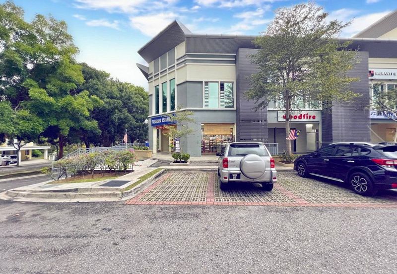 [ CORNER LOT ] [ FACING MAIN ROAD ] 3 Storey Shop Office Presint 15