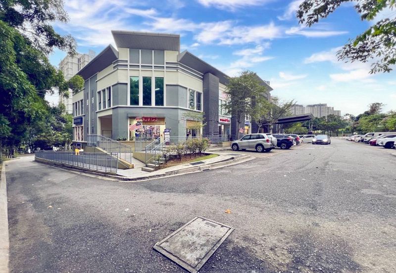 [ CORNER LOT ] [ FACING MAIN ROAD ] 3 Storey Shop Office Presint 15