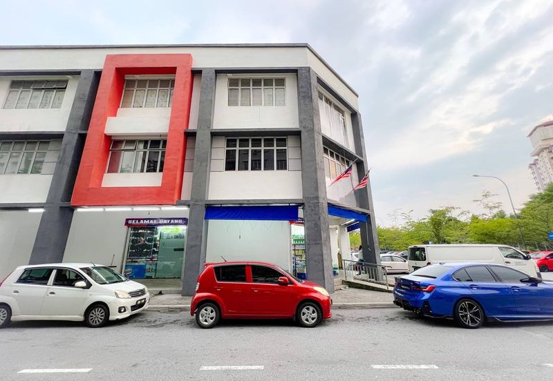 [ CORNER LOT ][ FACING MAIN ROAD ] 3 Storey Shop Office Presint 11