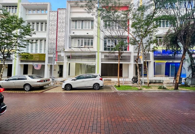 3 Storey Shoplot / Office Lot Presint 15