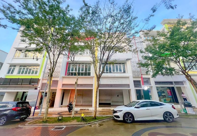 3 Storey Shoplot / Office Lot Presint 15