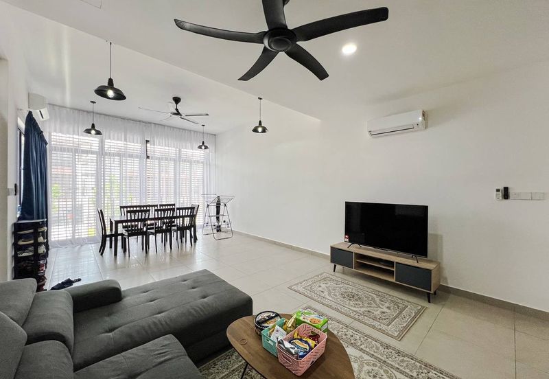 3 Storey Terrace House The Mulia Residences