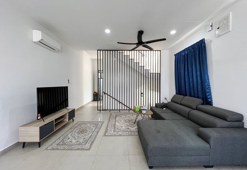 3 Storey Terrace House The Mulia Residences