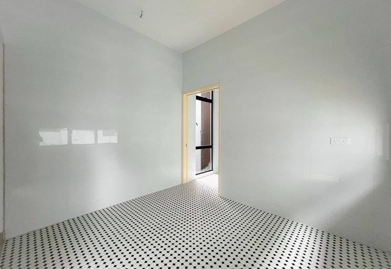 [ BARE UNIT ] 3 Storey Terrace House (PHASE 2) The Mulia Residences